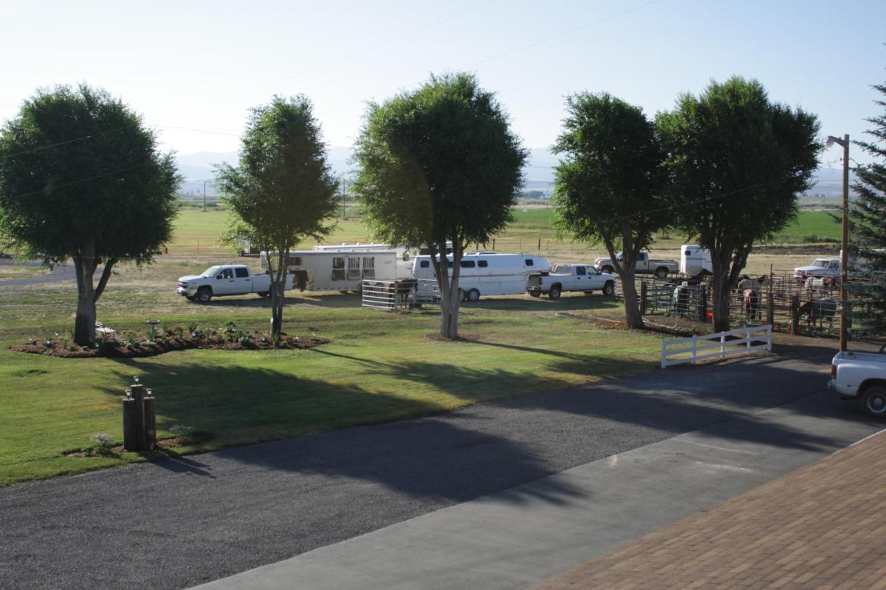 Rim Rock Motel Alturas Luaran gambar